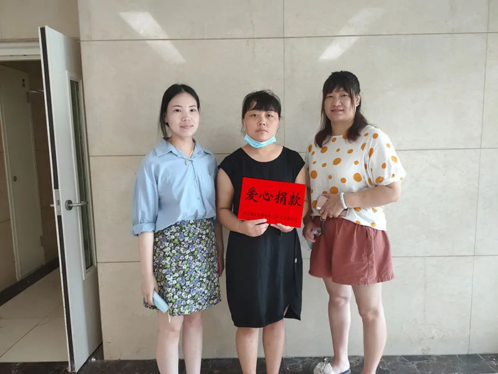 暖心慰問，進行中